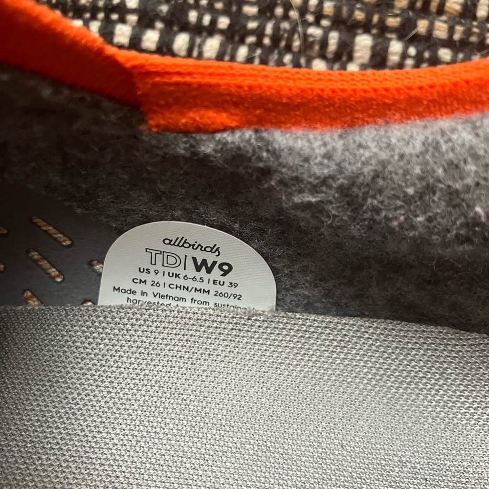 Women’s size 9 orange slip on Allbirds - Picture 6 of 10